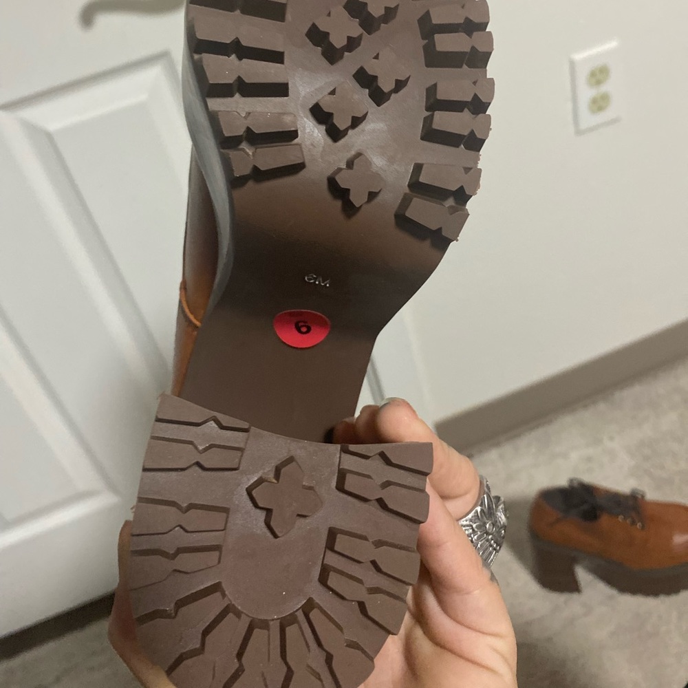 Current mood platform heels size 6